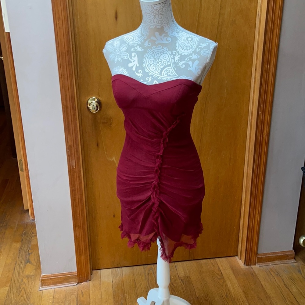 Kimikal strapless chiffon ruched mini cocktail dress. Size small.